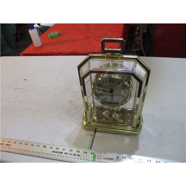 Battery operated Daniel Dakota clock