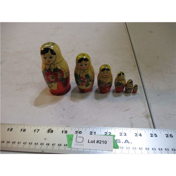 Russian nesting dolls (set of 6)