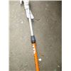 Image 3 : extendable branch trimmer