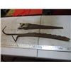 Image 1 : vintage hay knife + hand saw