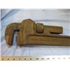 Image 2 : Rigid 32" long pipe wrench