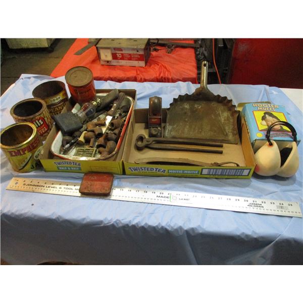 dust pan, wood plane, tobacco pipe ends, misc