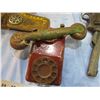Image 2 : vintage toy telephone, holster + gun