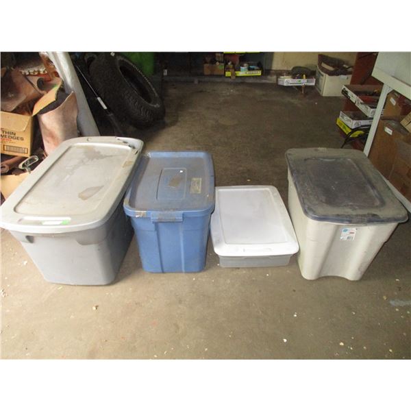 4 plastic tubs