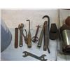 Image 2 : pump, wrenches, hand tools