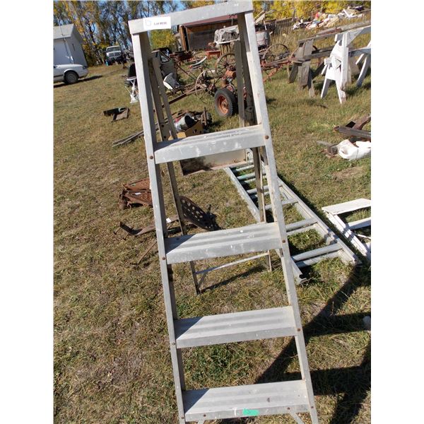 5 foot aluminum step ladder