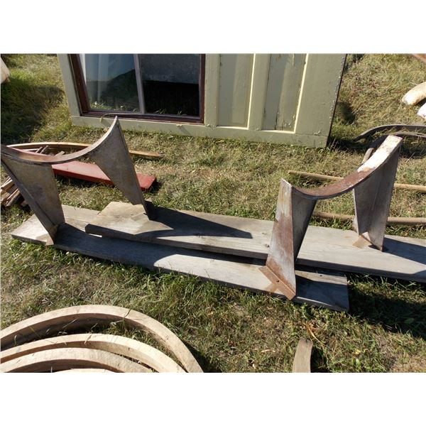 pair of fuel tank stand brackets