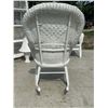 Image 4 : LOVELY WHITE WICKER SET IN EXCELLENT CONDITION