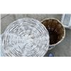 Image 5 : WHITE WICKER SET OF FOUR ACCENT PIECES TO INCLUDE COFFEE TABLE WITH GLASS TOP, WICKER BASKET, SMALL 