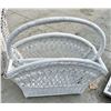 Image 6 : WHITE WICKER SET OF FOUR ACCENT PIECES TO INCLUDE COFFEE TABLE WITH GLASS TOP, WICKER BASKET, SMALL 