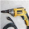 Image 2 : DEWALT VSR VERSA CLUTCH ELECTRIC SCREWDRIVER DW268 - WORKING