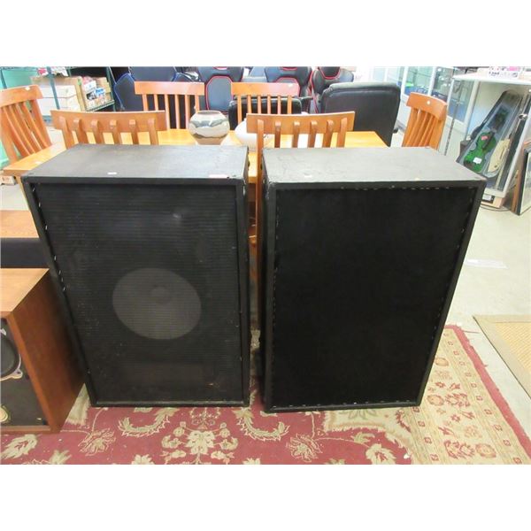 2 Large Floor Speakers - Brand Unknown