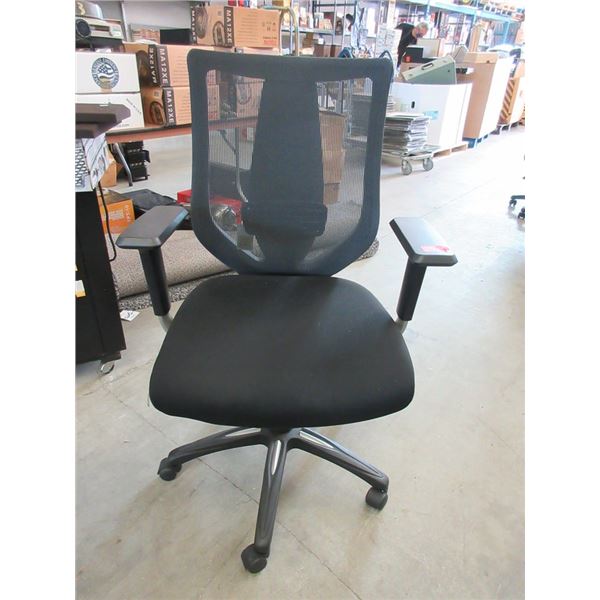 New Mesh Back Office Chair with Adjustable Lumbar