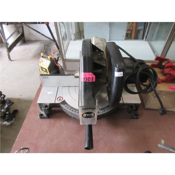 Black & Decker 10  Power Miter Saw