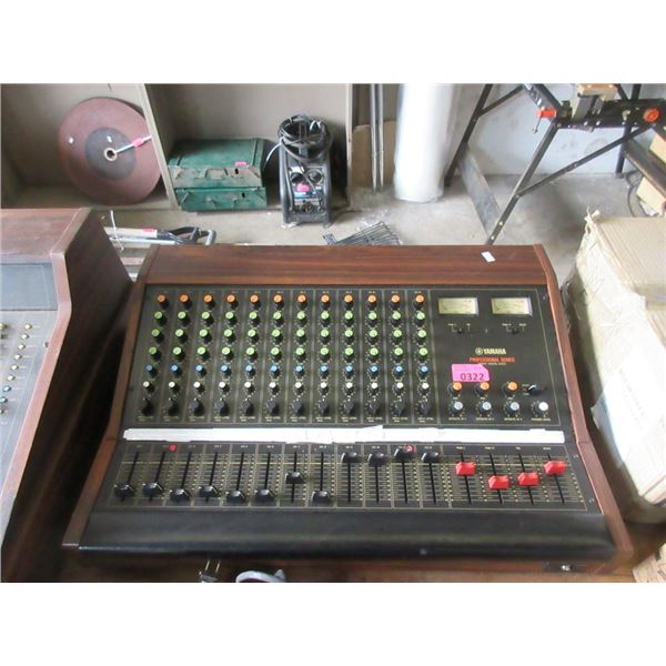 Yamaha Professional Series Mixer - M512