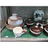Image 2 : Shelf Lot of Pottery and Collectibles