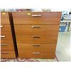 Image 1 : 5 Drawer Dresser - 17" x 38" x 46" Tall