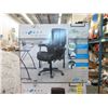 Image 1 : LA-Z-BOY Comfort Core Managers Office Chair