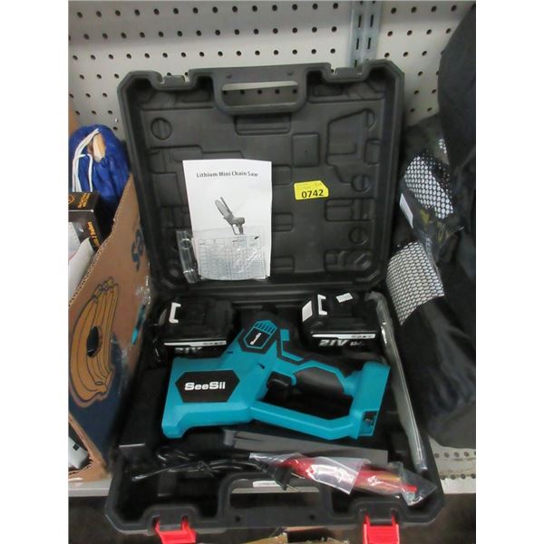 Lithium Mini Chain Saw with Box