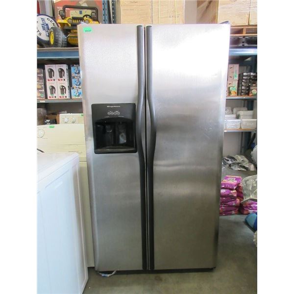 Frigidaire Refrigerator/Freezer, working