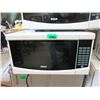 Image 1 : White RCA Microwave - 0.7 cu ft - 700 Watt