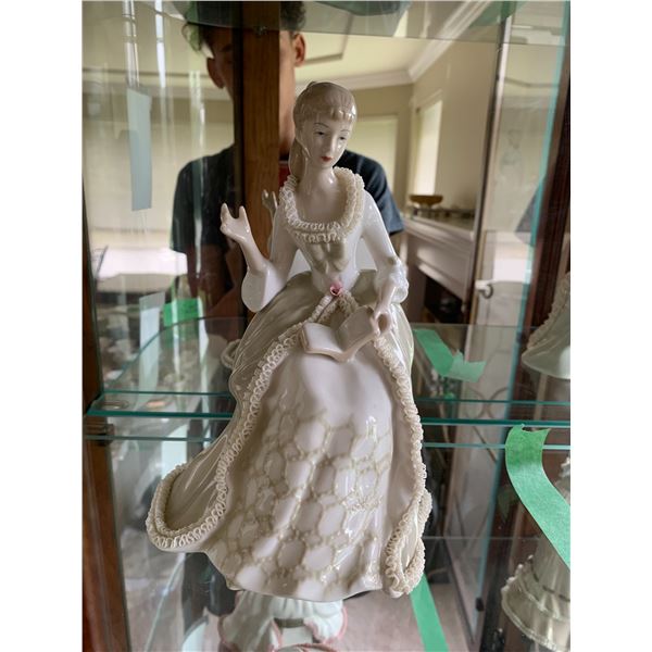 TempoPorcelain Figurine A