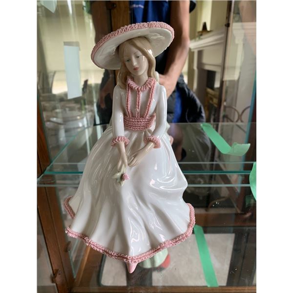 Tempo Porcelain Figurine A