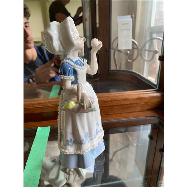 Tempo Porcelain Figurine A