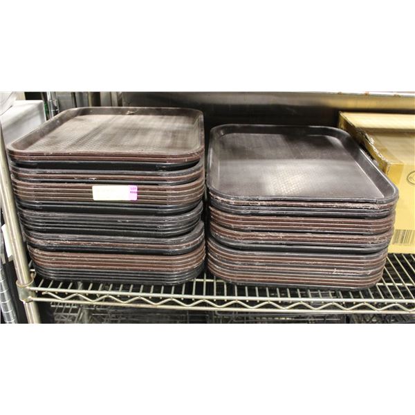 LOT OF 51 DRINK SERVING TRAYS BLACK AND BROWN