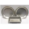 Image 1 : LOT OF 4 STAINLESS STEEL PIE PLATES AND LOAF PAN