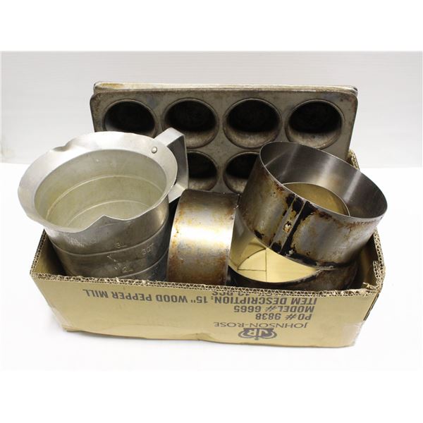 LOT OF VARIOUS COMMERCIAL BAKEWARE