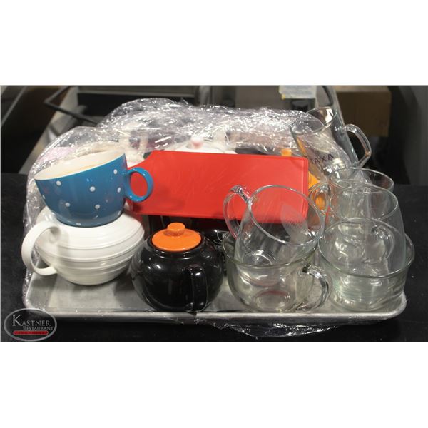 K13 BAILIFF SEIZURE: TRAY OF TEAPOTS/ASSORTED