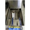 Image 2 : NEW 40 POUND PITCO DEEP FRYER /W TWO BASKETS