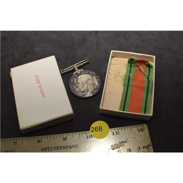 British defense medal/sterling/box