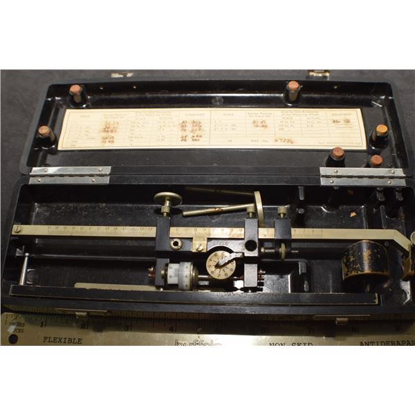 Antique Planimeter, drafting, measures area inside curves