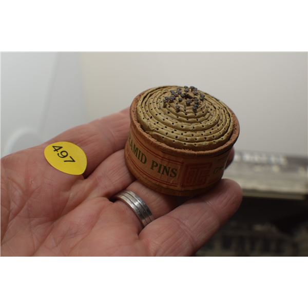 Bank Pyramid pin holder - Grand Toy Co.