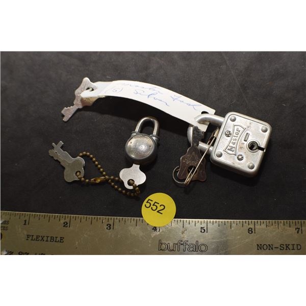 2 X Locks & keys