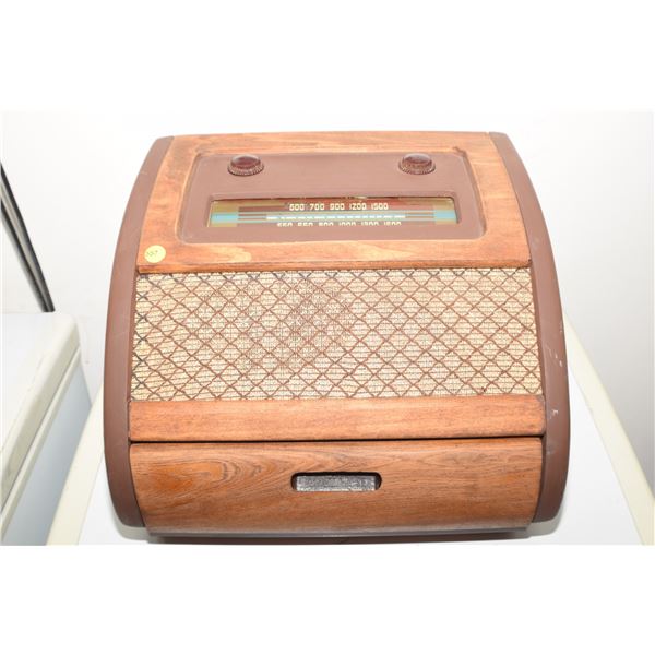 Antique "Bing Crosby" phonograph Radio/front loading/radio works/phone not engaging