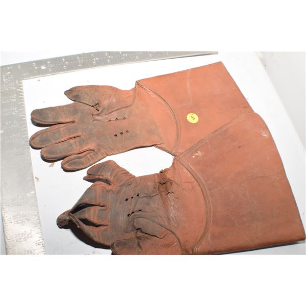 Vintage RCMP gloves