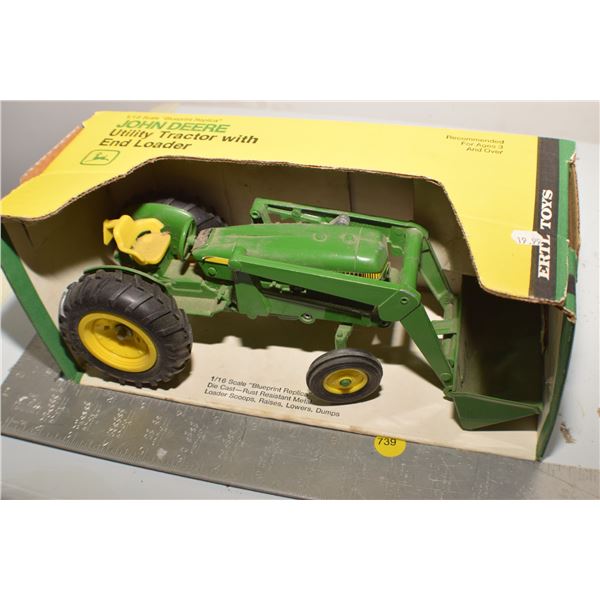 John Deere 1/16 utility tractor