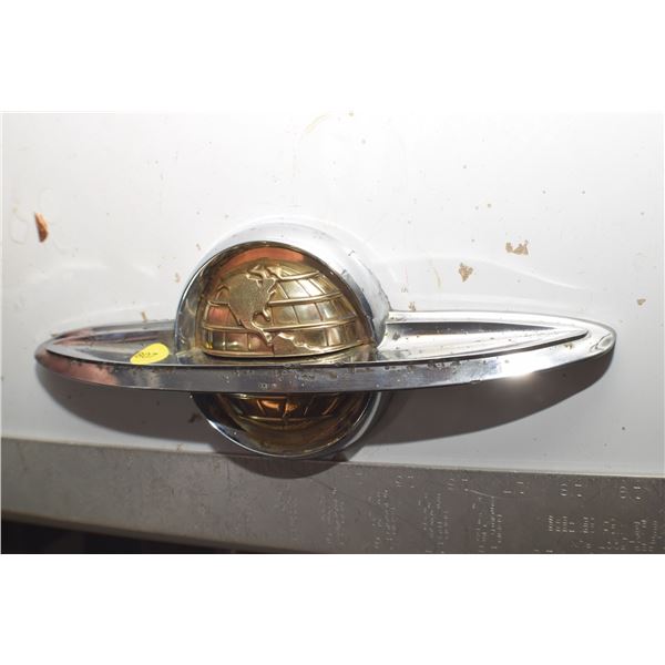 1958 Olds Antique Grill auto Emblem