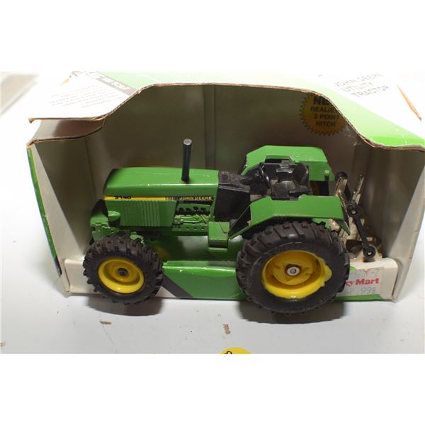 John Deere Utility 1/32 toy tractor
