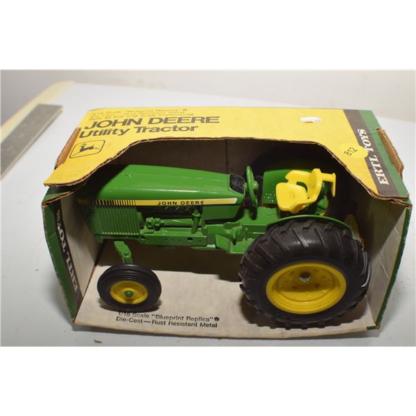 John Deere Utility 1/16 toy tractor