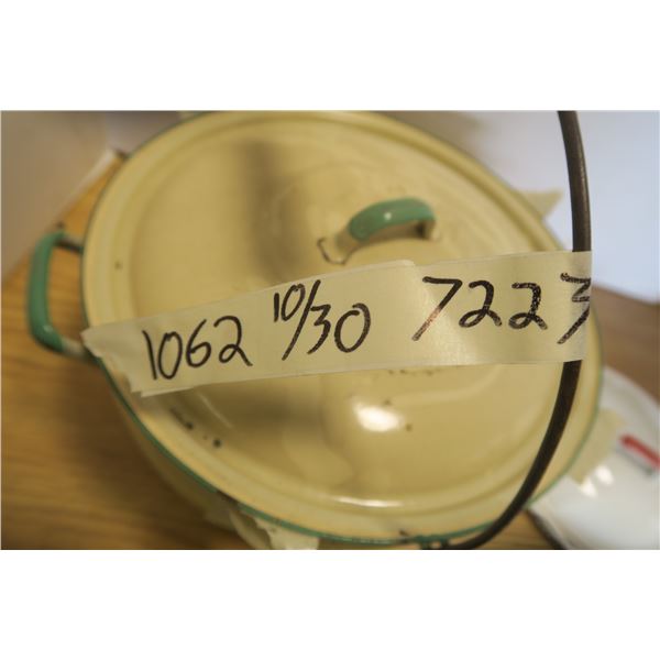 Enamel Cooking Pot w/ Extra Unmatched Lid