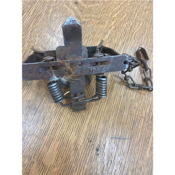 Vintage trap 6" across