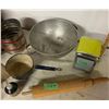 Image 2 : Lot of Kitchen Collectibles 10 pcs