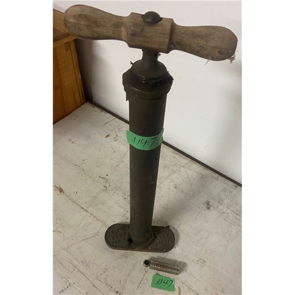 Brass Tire Pump and Schrader Tire Gauge