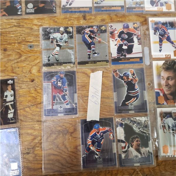 huge Wayne Gretzkey hockey card lot
