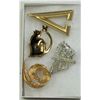 Image 1 : LOT OF 4 MIXED COSTUME JEWELLERY BROOCHES