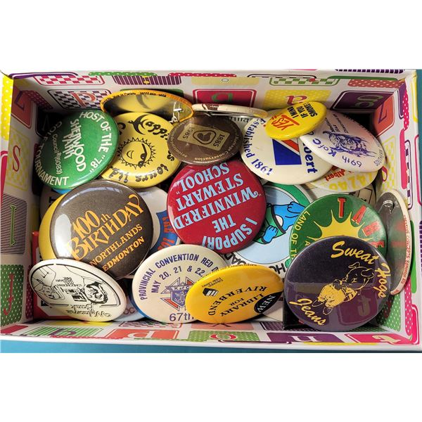 18) 50 ASSORTED BUTTONS